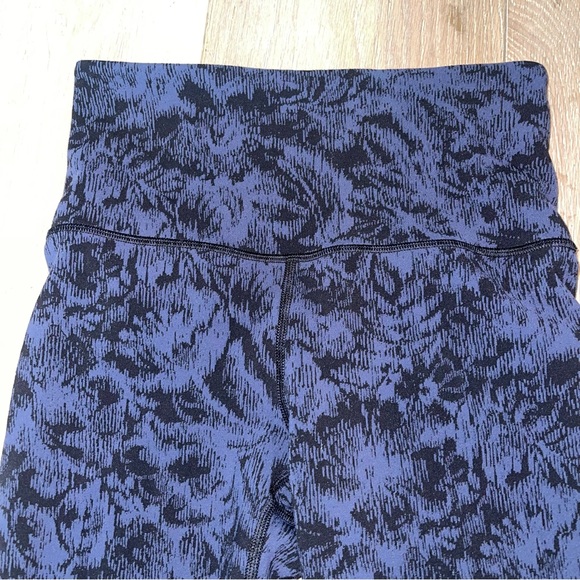 ATHLETA Elation Textured Tight, Frosted Floral Blue XS - Picture 6 of 6